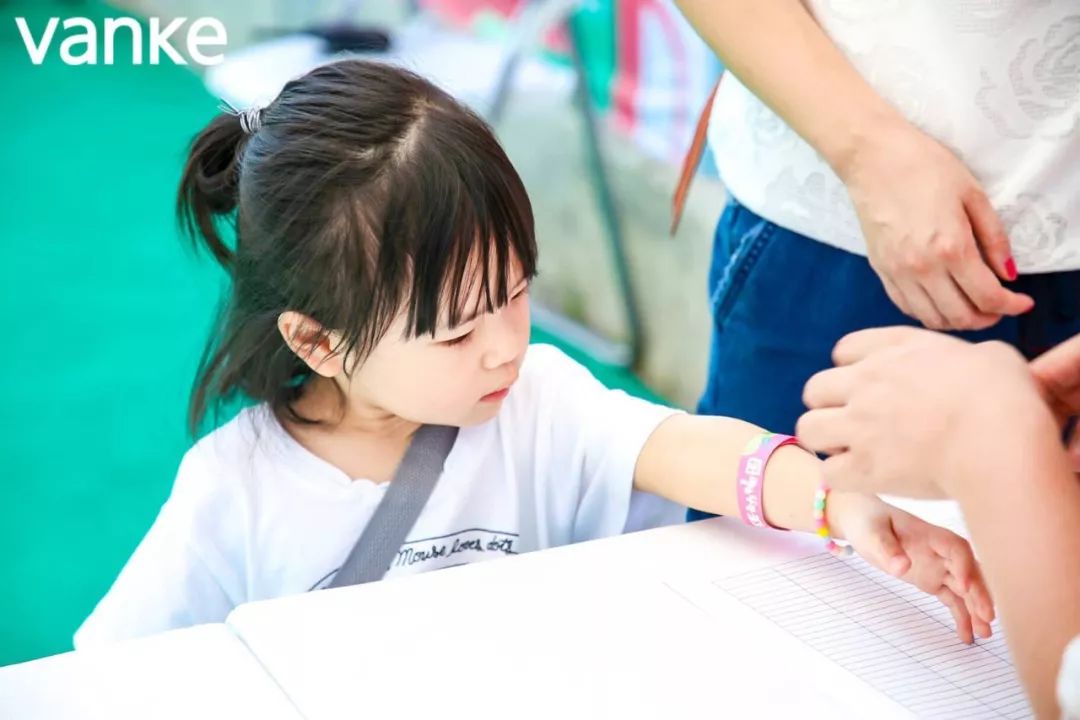 独角兽6层楼高，我去大人国的疯狂动物园转了一圈