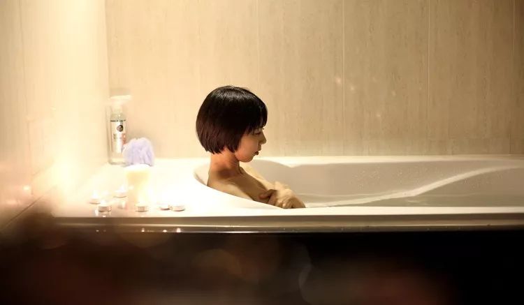 「世界艾滋病日」千万不要拿生命去发生性关系！