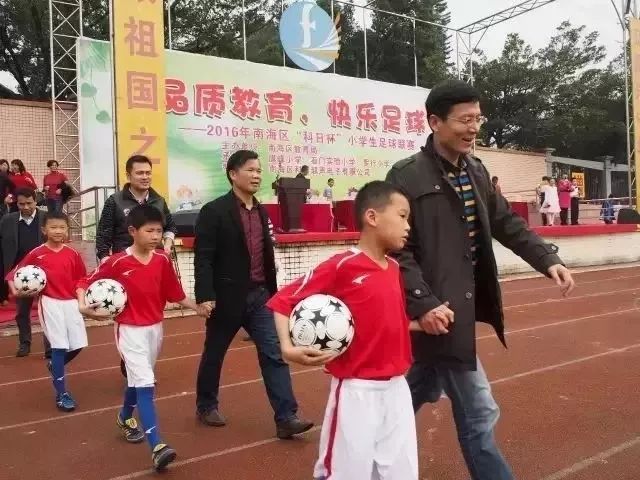 身体倍儿壮、活泼阳光心开朗，说的就是咱们里水童鞋！