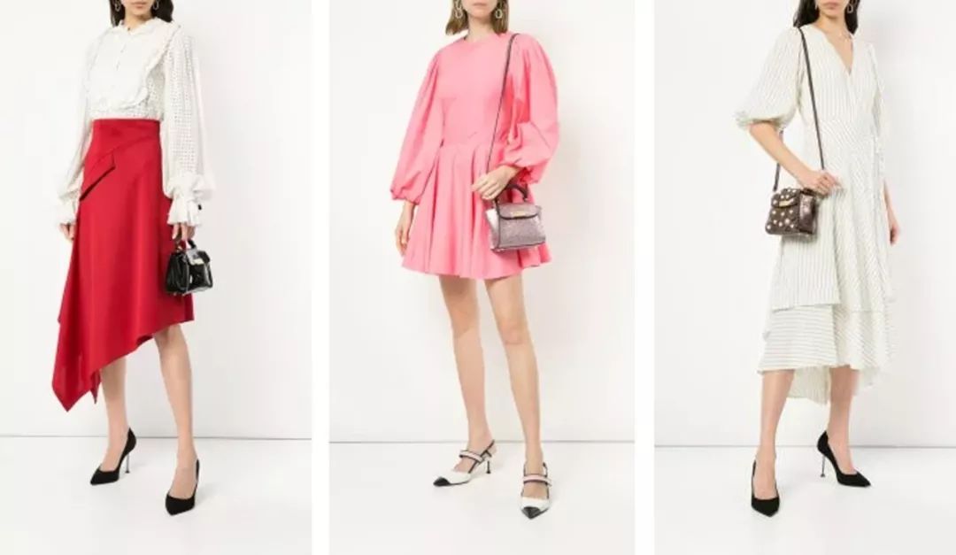 背上插满了flag表情包,背上挎的包包