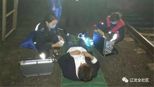 火车司机头晕胀麻忍痛到站紧急停车