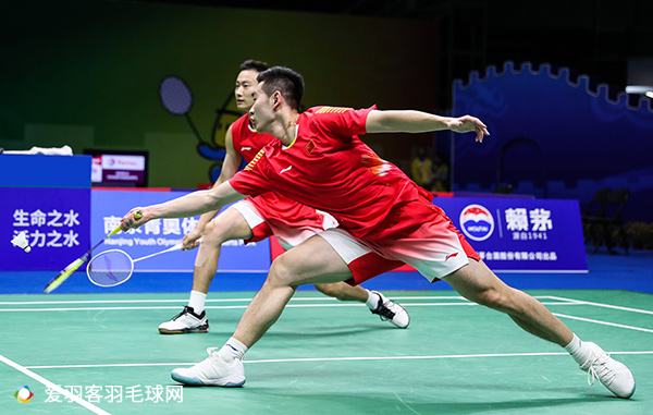 李宁羽毛球鞋锋影测评,李宁锋影小黑拍测评