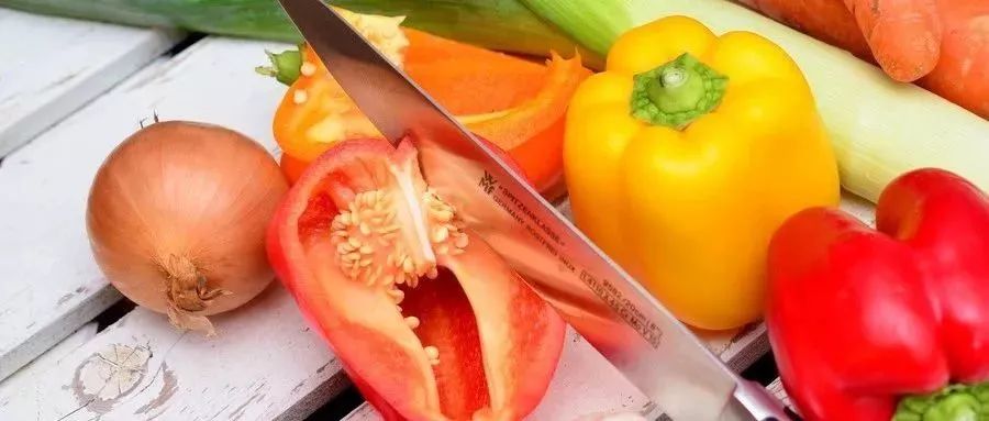 衣服鞋子发黄有污渍,衣服鞋子泛黄怎么办