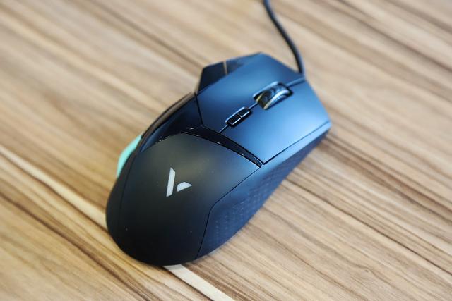 雷柏VT900电竞鼠标,雷柏vt900和罗技g502哪个好