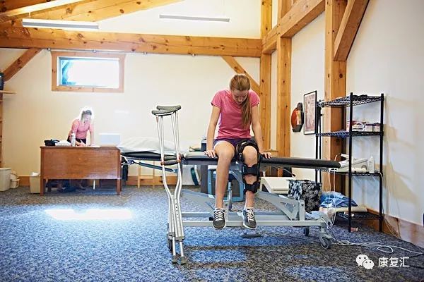 吞咽困难者怎么做康复训练,吞咽康复训练之吞咽反射训练