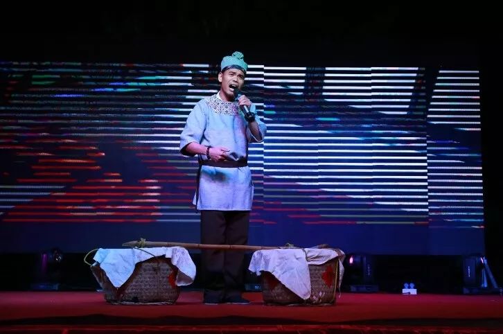 这一夜场集市有亮点，看剧学法两不误！