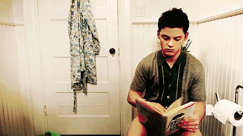 马桶冲水瞬间的细菌,马桶冲水细菌飞溅视频