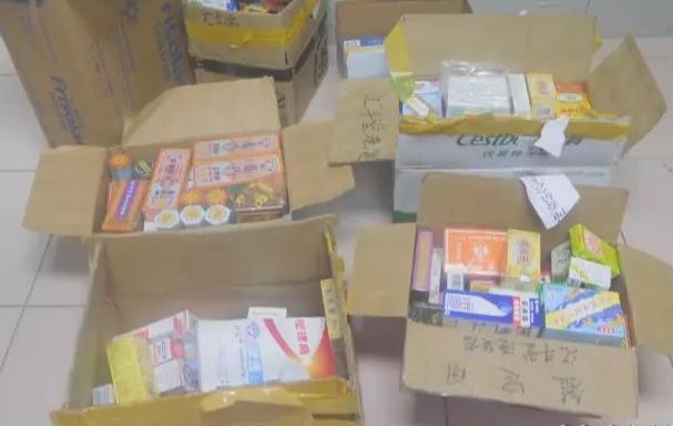 双飞人药水香港原装老牌活络油,双飞人药水可以带几瓶过香港海关