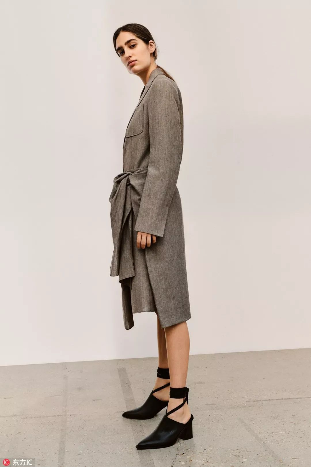 鞋带绕脚脖,鞋带勒脚脖会水肿吗