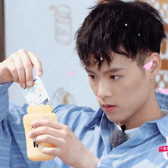 宝爸不会抱宝宝怎么办,宝爸不帮忙带娃怎么办