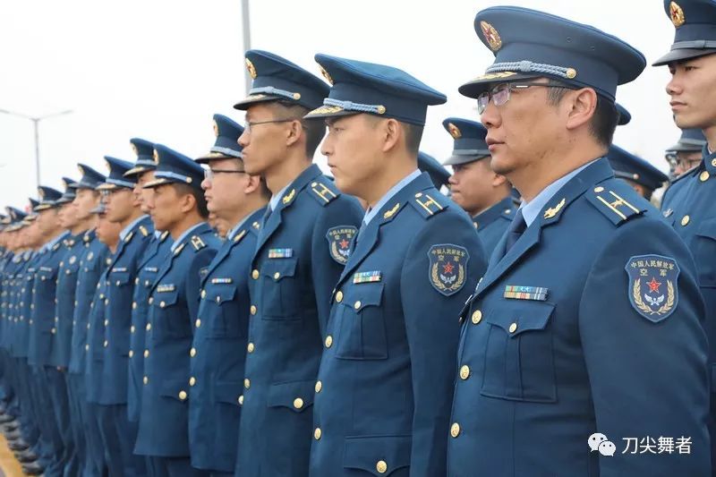 做薪火相传举旗人：北部战区空军部队庆祝空军成立69周年