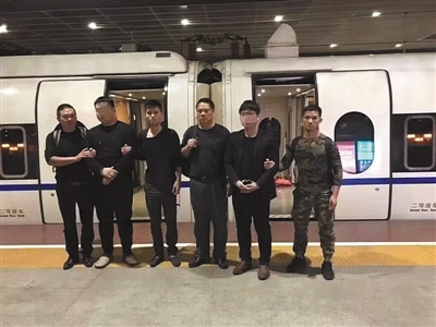 点外卖差评勒索商家10000犯法吗,恶意差评敲诈被抓判刑