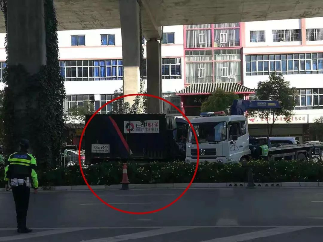 对不起您的快递已损坏,对不起您的快递已被烧毁无法送达