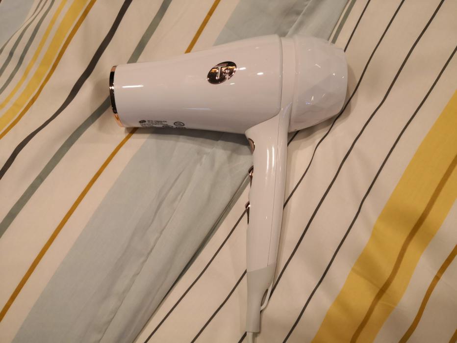 tescom吹风机对比戴森,tescom卷发吹风机好用吗