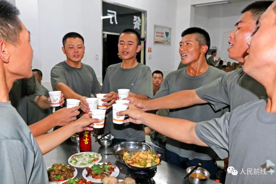 新兵连伙食为啥比基层好,新兵连伙食好吗