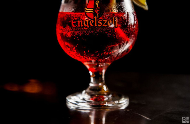 500余款全球各地精酿,3000多个钢铁酒格组成的巨幕外墙!长沙又一约酒圣地来了~