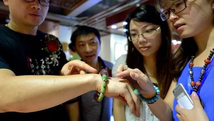 文玩骗局警方怎么处理,文玩诈骗有新套路吗