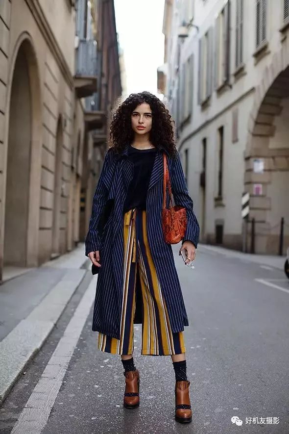 人像摆姿100个技巧坐着半身照,简单人像拍照摆姿