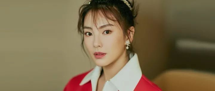 玄彬跨美妆届！“挂彩腮红”好美