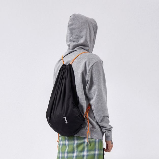 潮物｜平价双肩包也能很吸睛