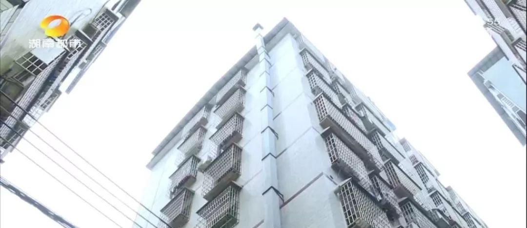 这个干部要了亲戚30万,还写了一纸荒诞的“违章房洗白”承诺书,该查!