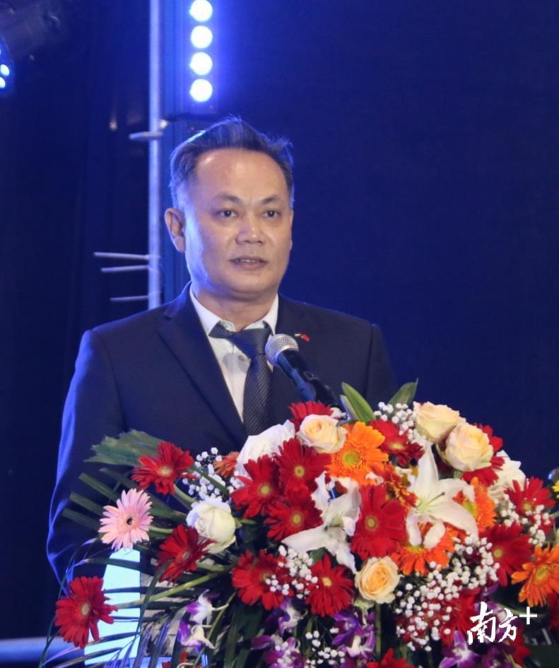 迪拜潮汕商会会长陈启雄多少岁了 (迪拜潮汕商会会长陈启雄身价)