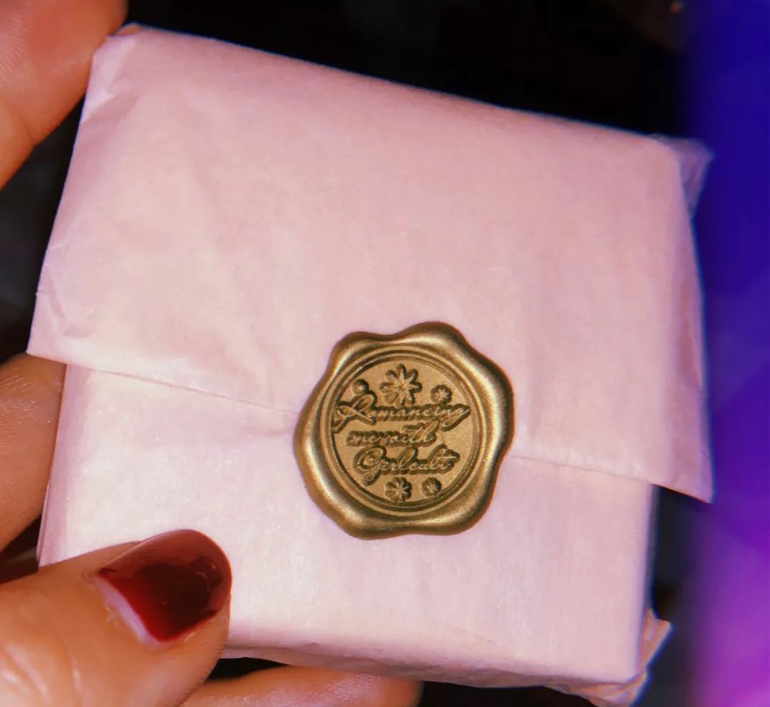 野生美妆博主肥崽刘最近爱眼影（请温柔对我）