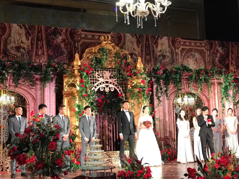 预警！明日山东有大雪局地暴雪；行驶中孩子掉落快车道，家长全然不知；外交部召见加驻华大使，就加方拘押华为公司负责人严正交涉