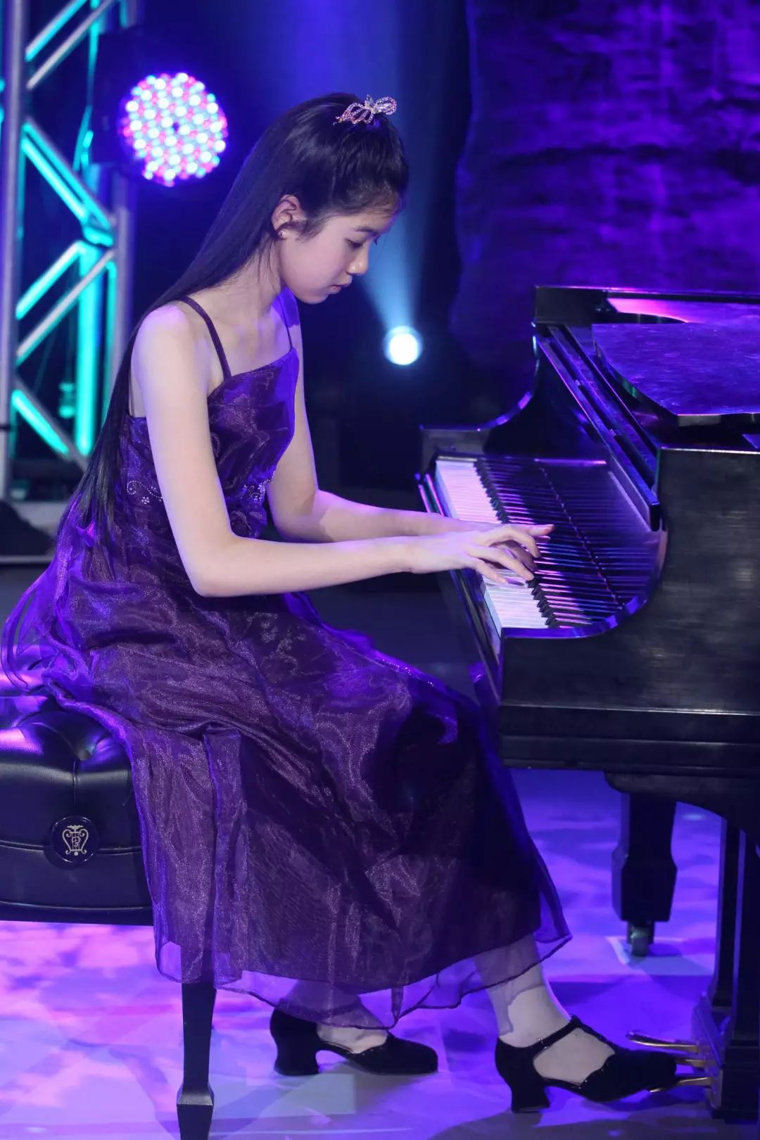 劲爆惊喜！超多品牌逆天折扣！精彩活动享不停！年末远洋城带你1起疯玩，4意狂欢！