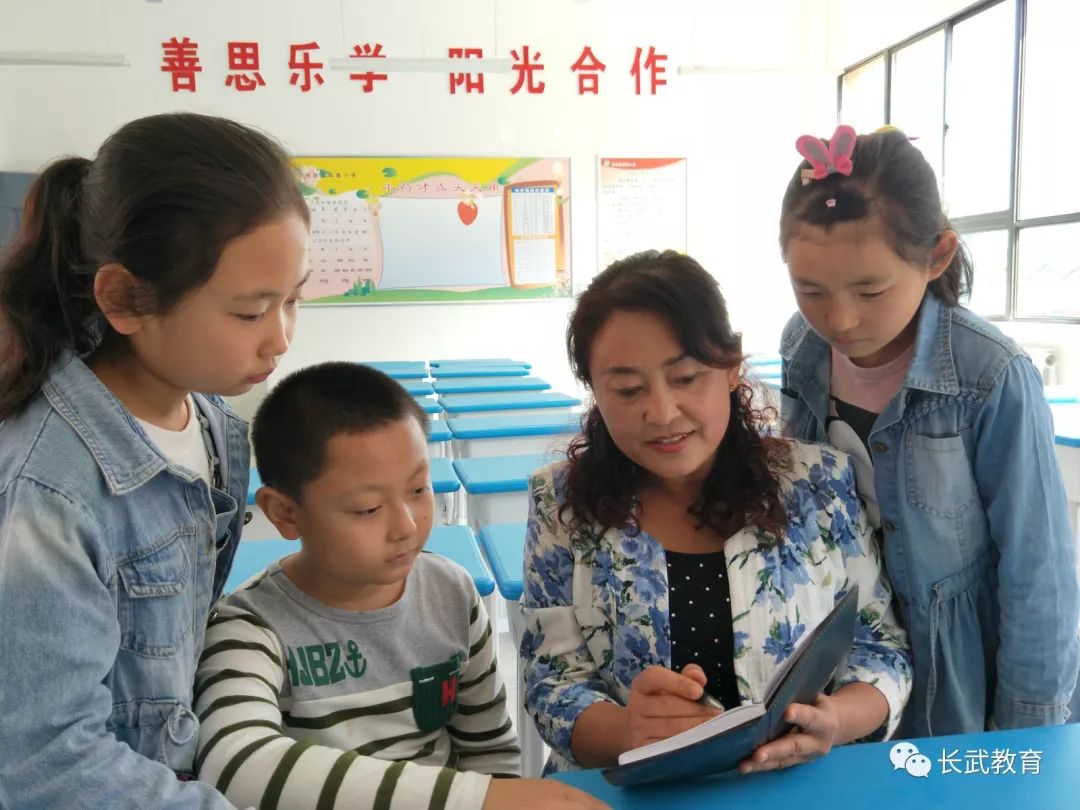 名师风采︱痴心教坛终不悔只为花香扑面来——记陕西省特级教师长武县灵凤小学教师万晓红