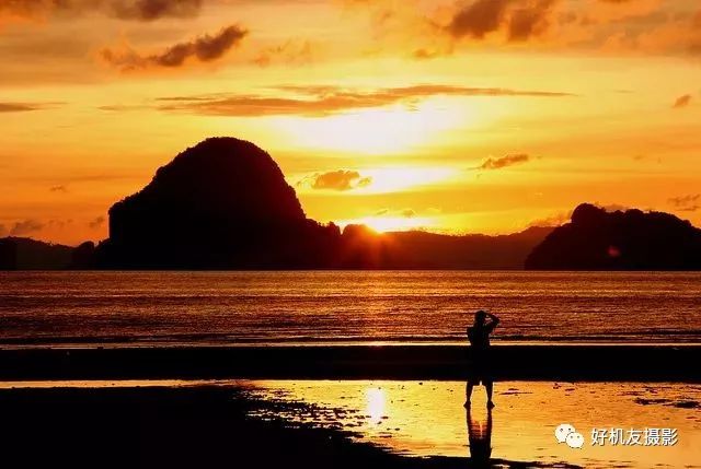 构图采用三分构图法,三分法也称之为填制构图法