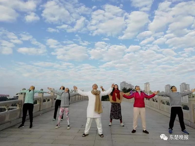 瑜伽百人团购活动等你来袭,千人瑜伽活动视频