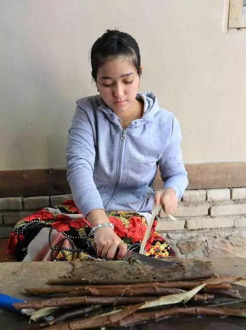 2400的国际往返机票,20美金的电子签证,探秘丝路古国,说走就走