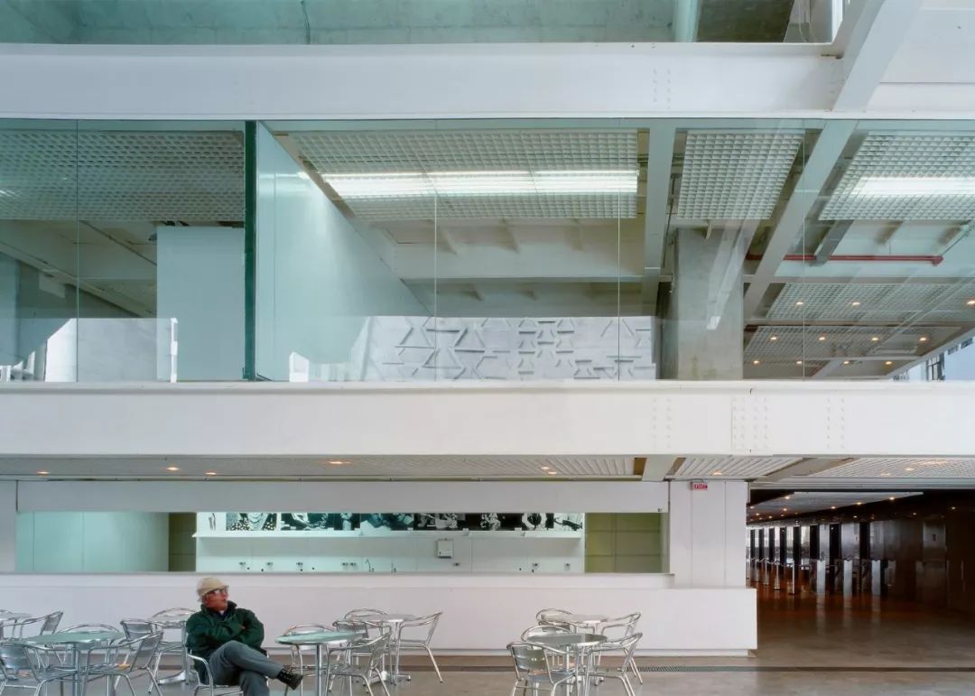 他是巴西“野兽派”大师，78岁获建筑界奥斯卡！其理想是：让建筑属于每个人！