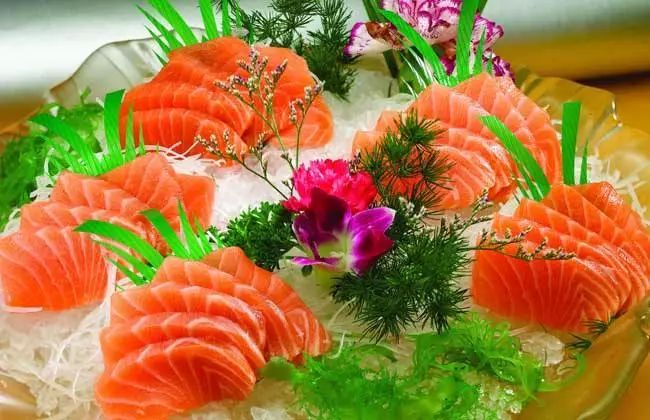 吃鱼生需要注意些什么,爱吃鱼的注意了这些部位最好别吃