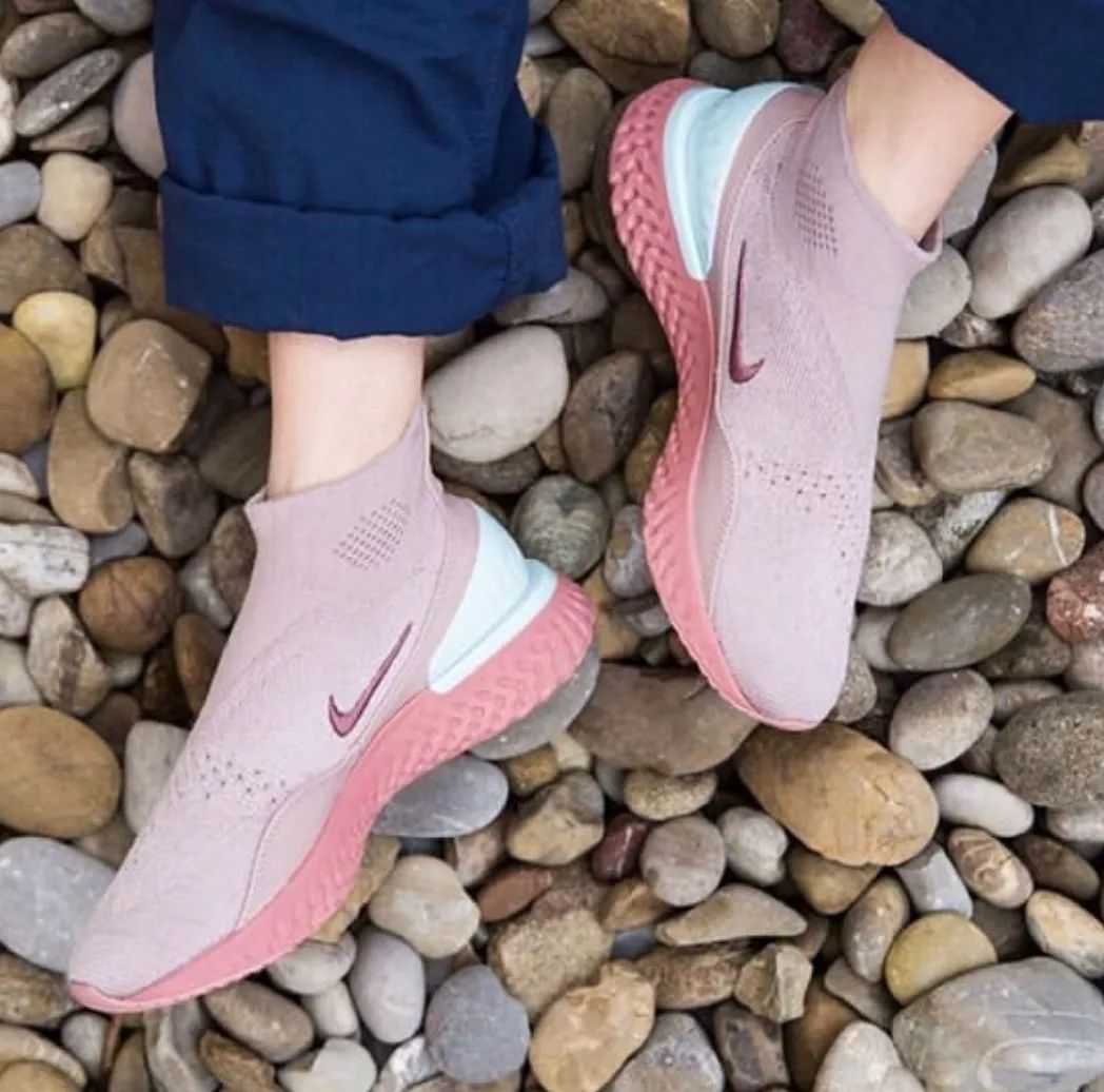 今年流行的小粉鞋,今年流行小粉鞋