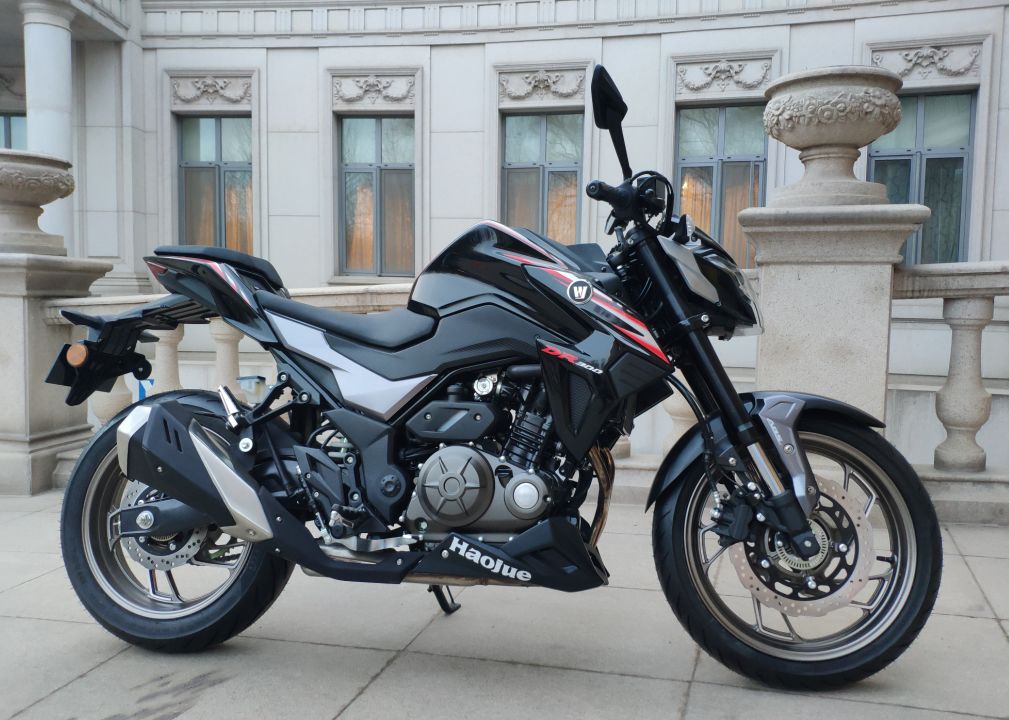 铃木骊驰250和豪爵gw250哪个好,豪爵铃木三兄弟配置对比表