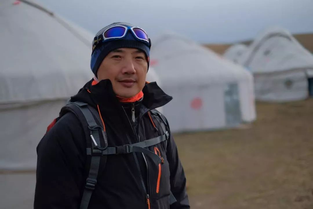 关于红马甲的故事,红马甲的故事