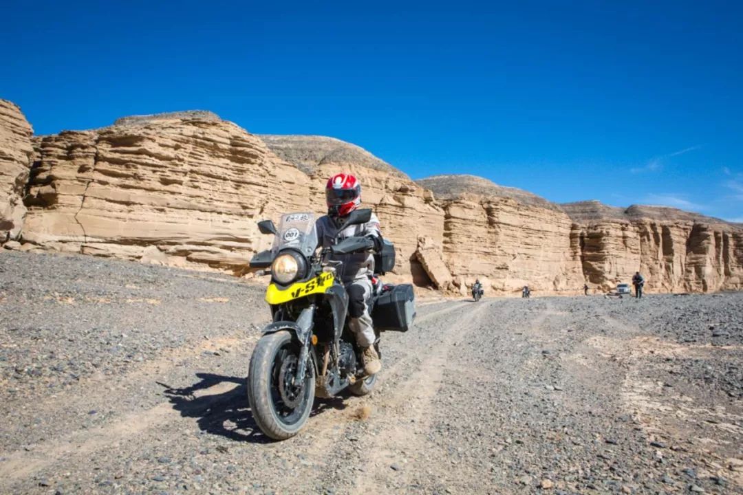 铃木骊驰250和豪爵gw250哪个好,豪爵铃木三兄弟配置对比表