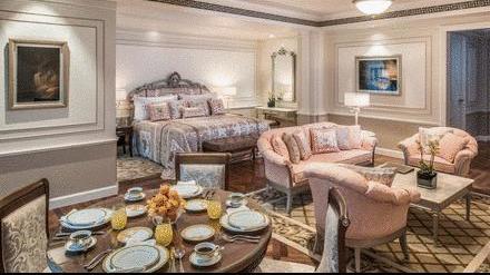 住范思哲酒店,用着CARTIER家居,吃着CHANEL甜品,奢侈品牌:你的玛丽苏生活已被我们承包~