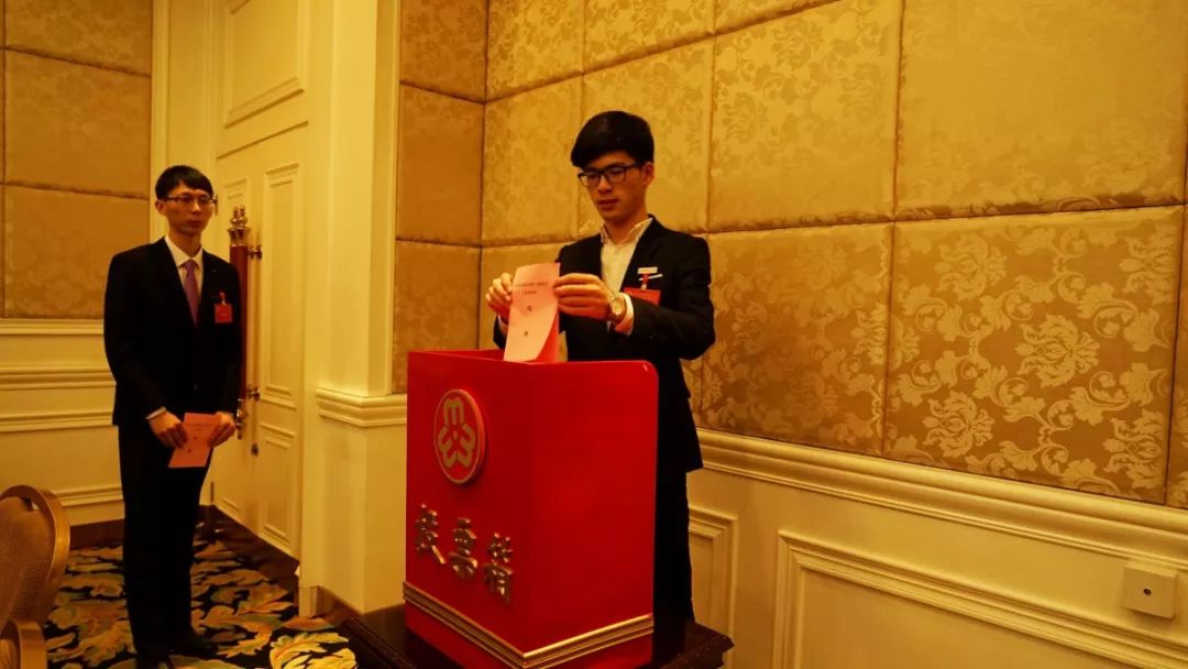 青联大会召开,在青联和学联大会上讲话