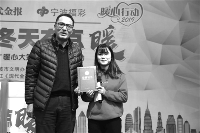 救助金助贫困女孩后续,资助10年女孩来贵州