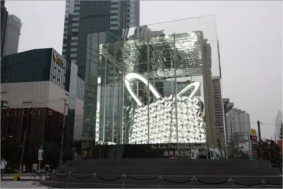 阿拉看环境｜市长说：户外广告是上海的“脸”