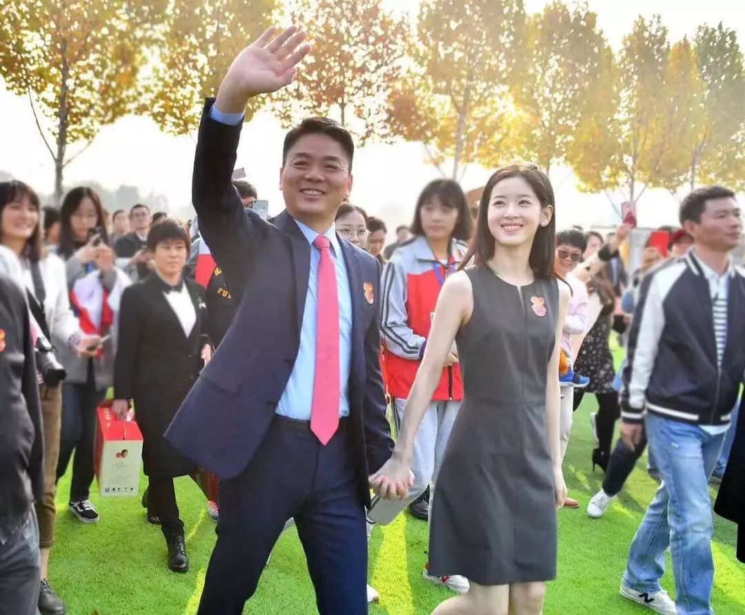 章泽天到底有离婚吗,京东辟谣章泽天离婚声明传闻