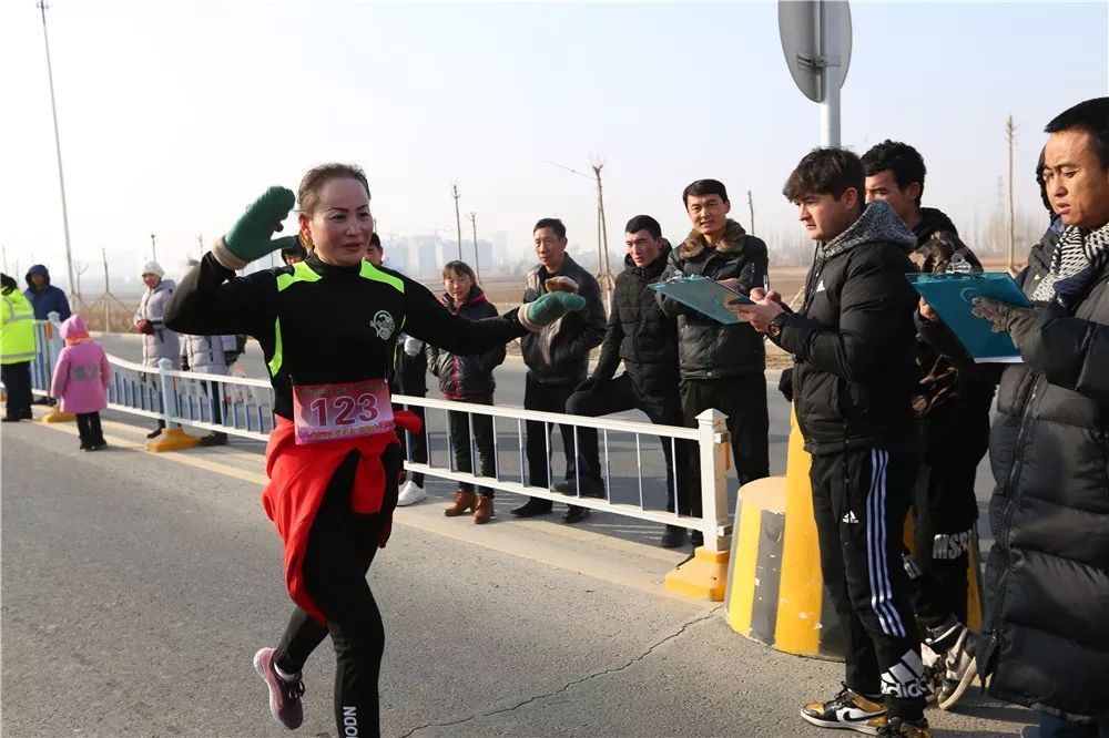 「文体活动」尉犁县举办2019年“迎新春”千人万米冬季长跑比赛