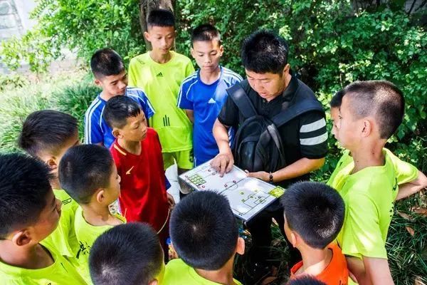 成都龙泉驿区同安中学足球,四川省龙泉驿足球培训学校