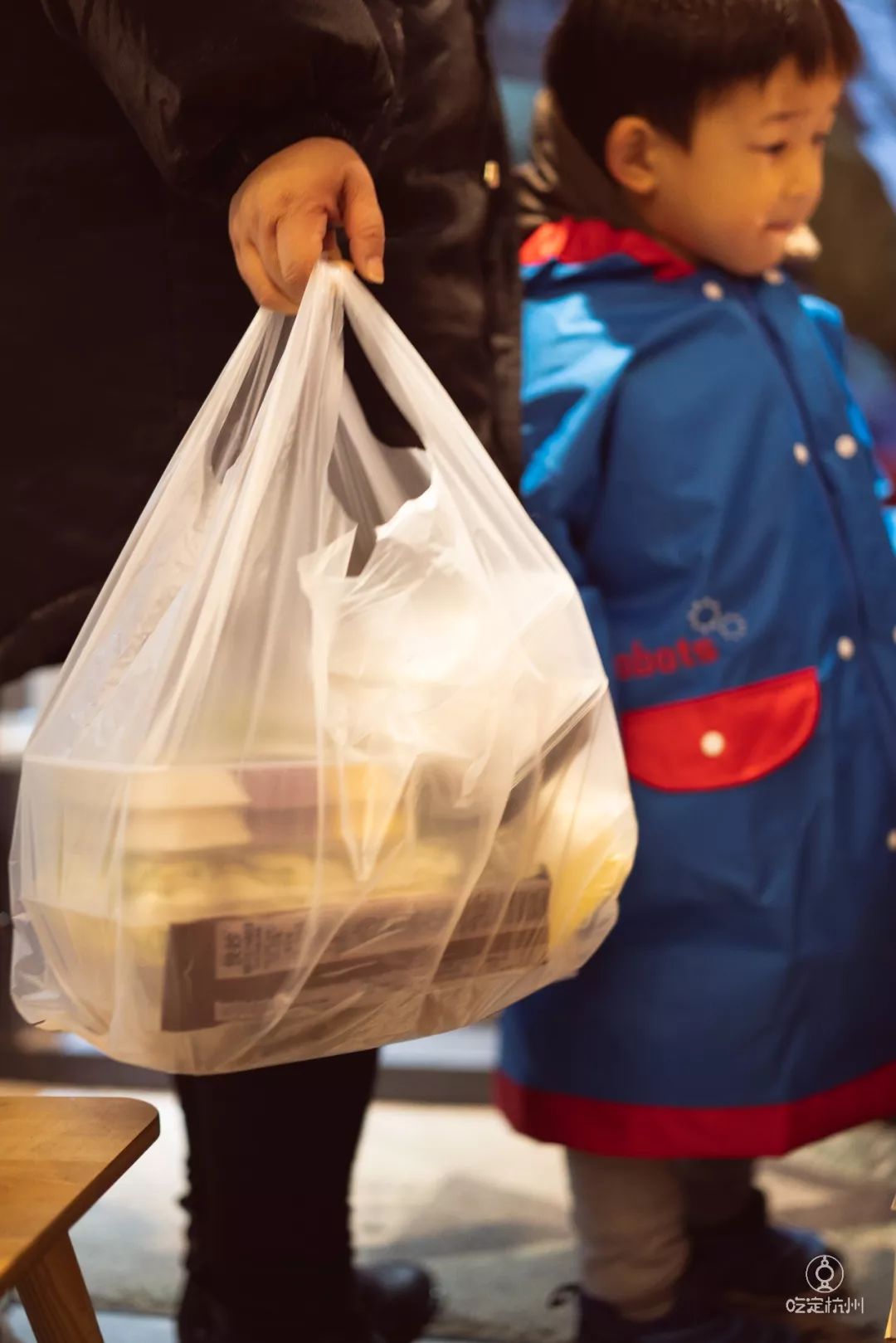 毕赣地球最后的晚餐影片分析,毕赣导演地球最后一夜