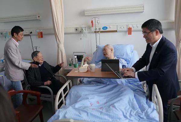 百年科学往事杨振宁访谈录,杨振宁访谈中国历史真实性