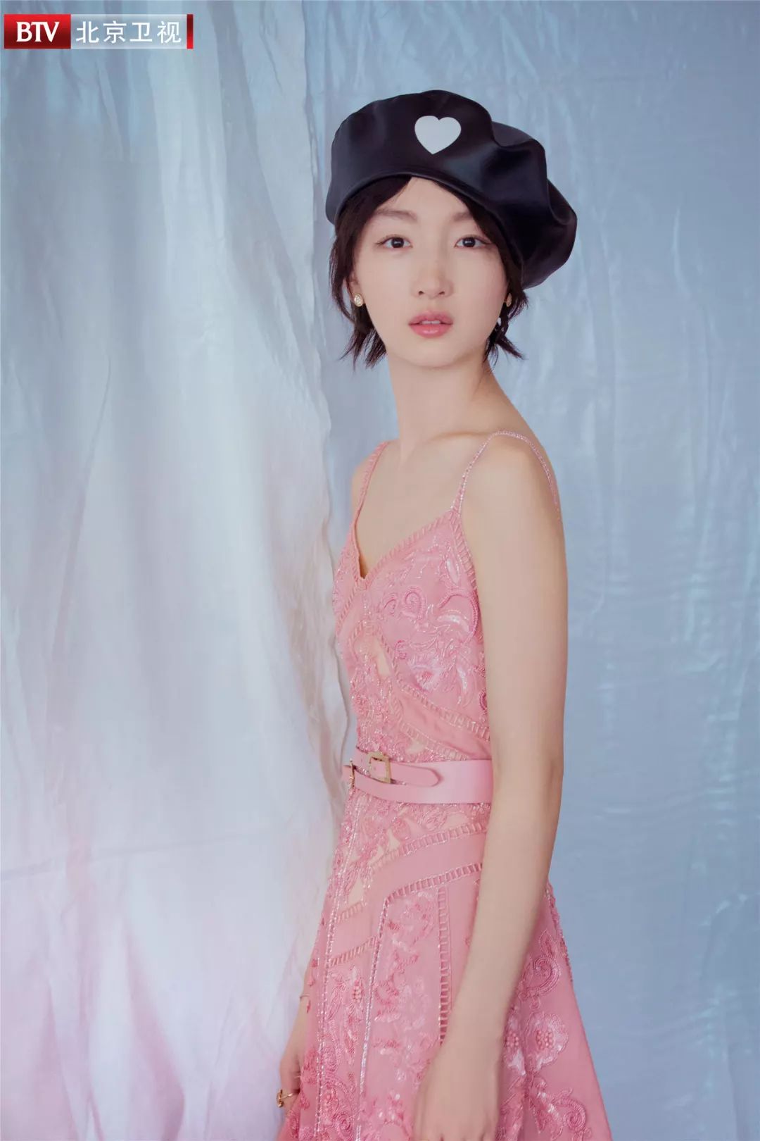 周冬雨lv专访,周冬雨评价布小谷