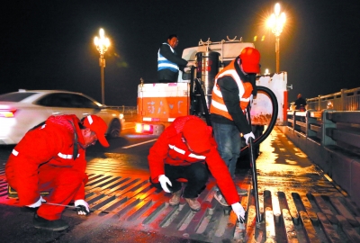 擦桥栏杆,长江大桥护栏缝隙